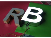 LED樹脂發光字廠家的制作方法是什么呢？山西德軒做字廠和您分析