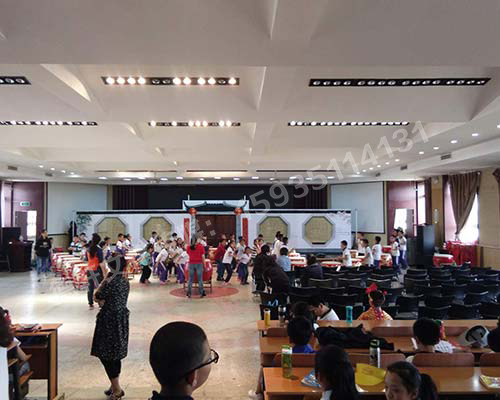 六一兒童節做的背景墻道具